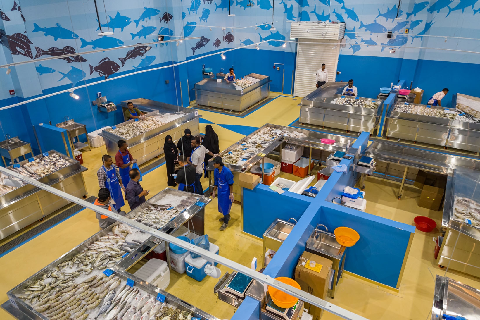 Al Ruwais Fish Market gallery image 6